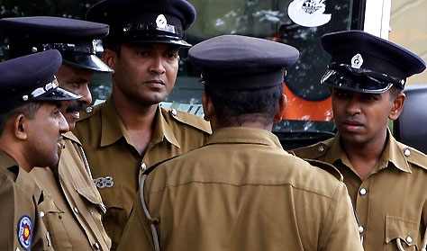 බීමතින් රිය පැදවූ පොලිස් නිලධාරියෙක් අත්අඩංගුවට..